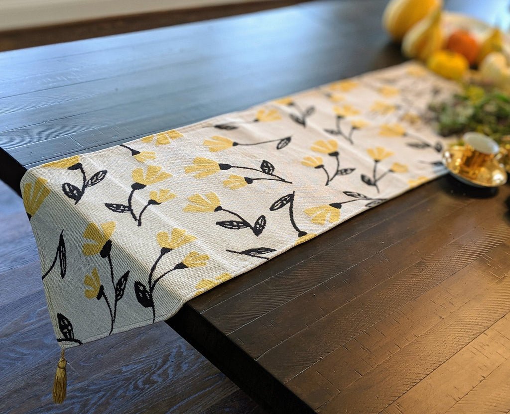 DaDa Bedding Yellow Fleur Floral Garden Woven Tapestry Dining Table