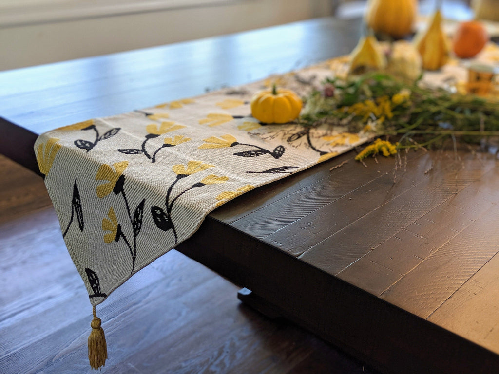 DaDa Bedding Yellow Fleur Floral Garden Woven Tapestry Dining Table