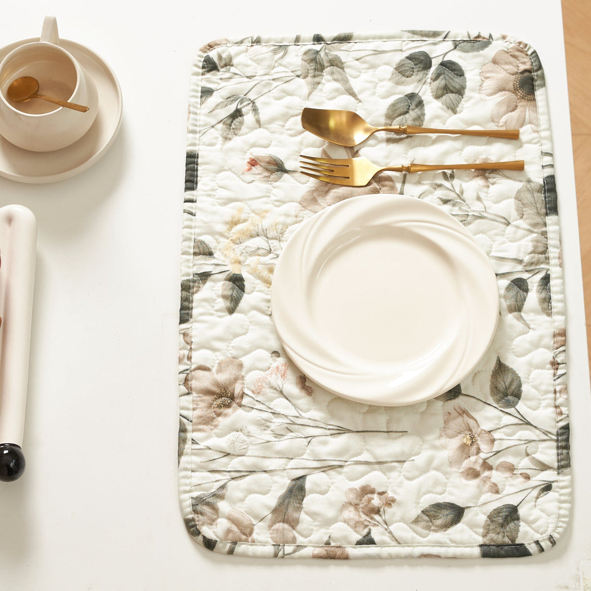 DaDalogy Enchanted Meadow Placemats - Set of 4, Floral Elegance in