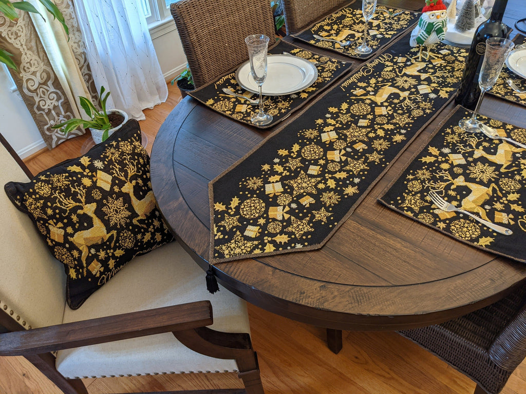 DaDa Bedding Magical Golden Reindeer Woven Tapestry Dining Table