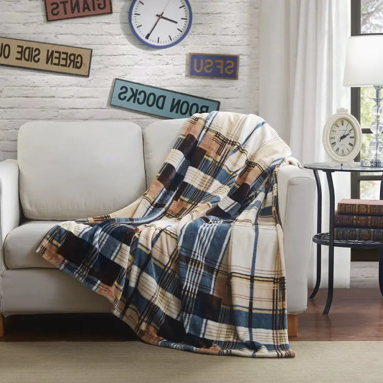 Super Soft Flannel Throw Blanket – Winter Cabin Plaid