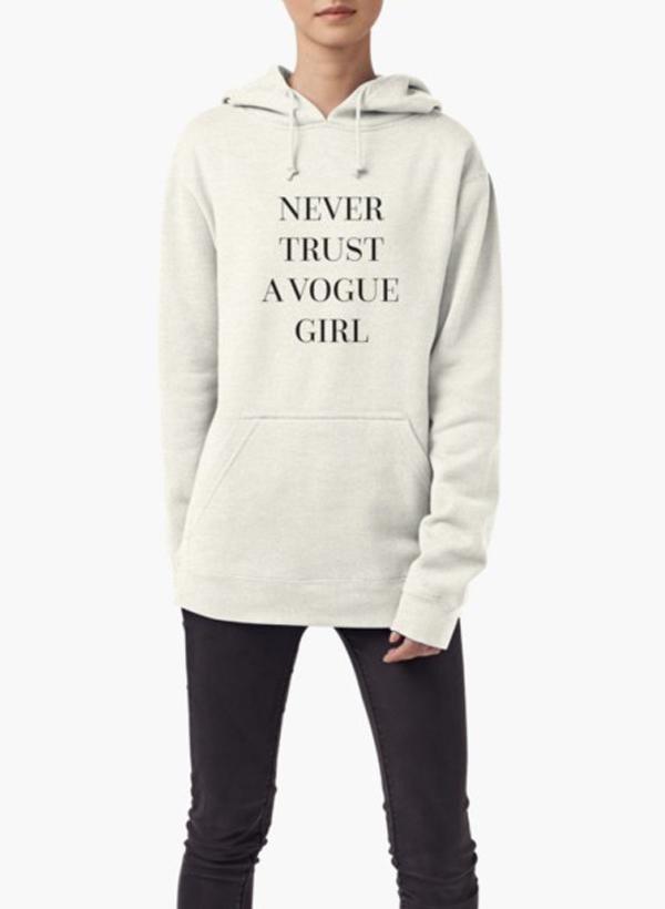 Never Trust a Vogue Girl Women HOODIE GRAY