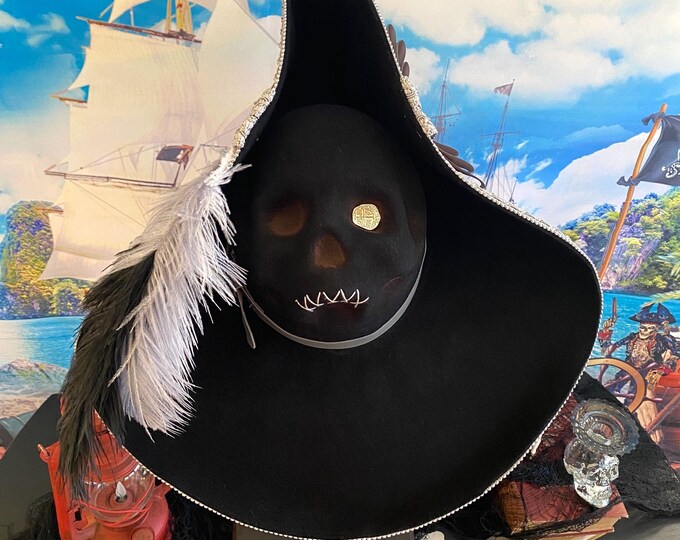 Light-Up Pirate Hat with Blinking Skull